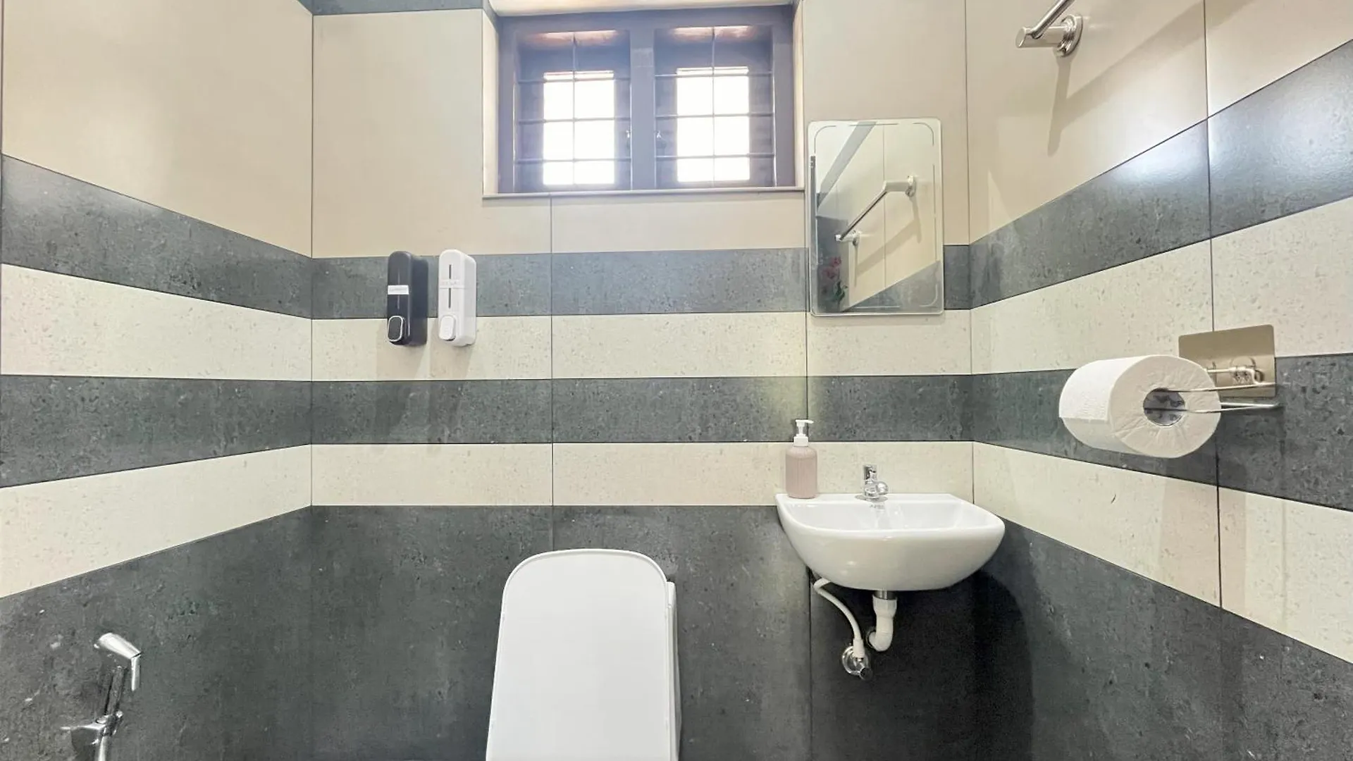 Beach Haus Hotel Varkala